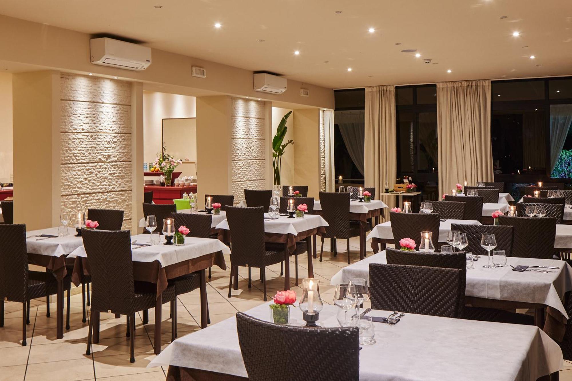 Hotel Crystal Marina di Pietrasanta Buitenkant foto