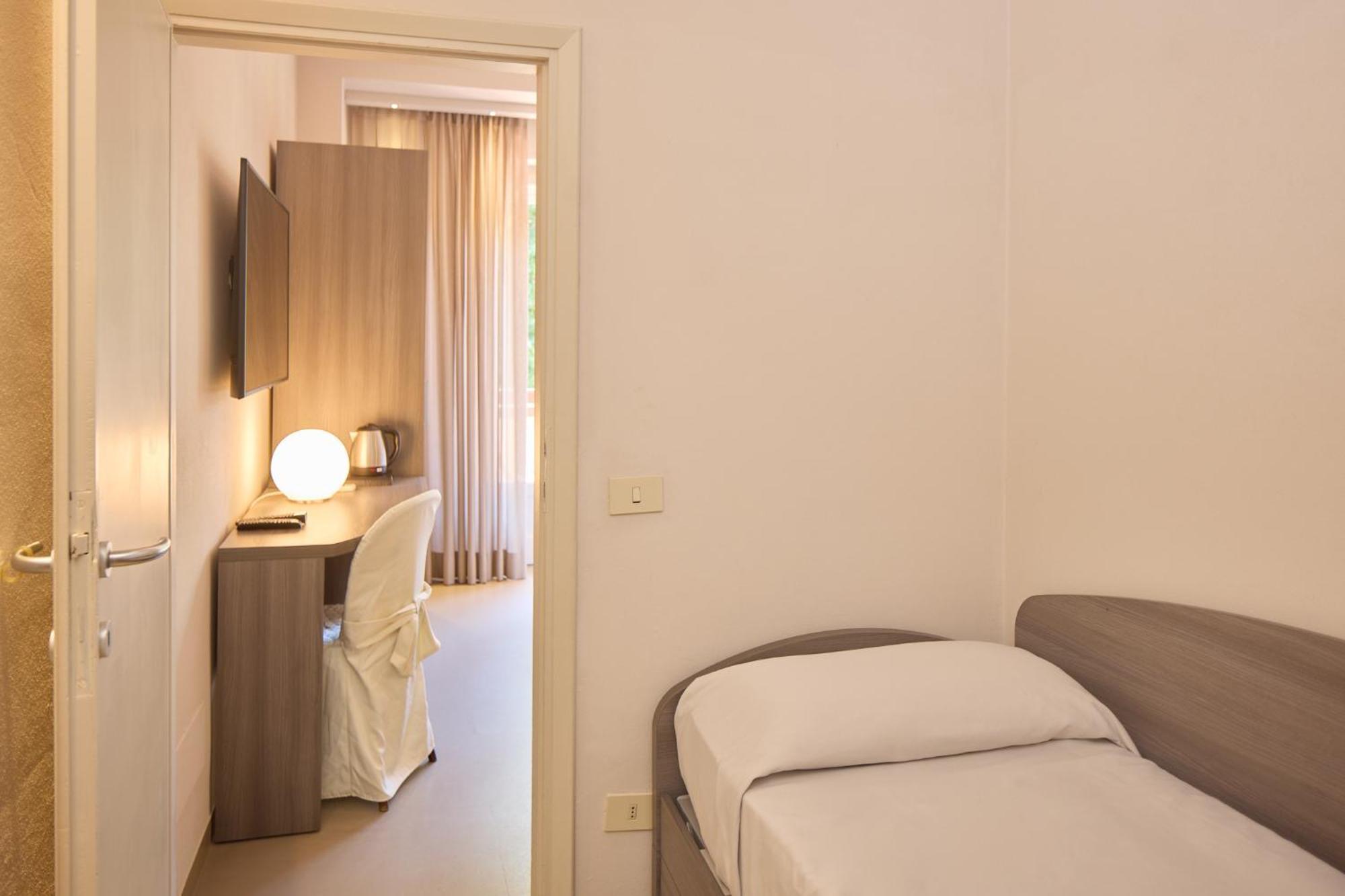 Hotel Crystal Marina di Pietrasanta Buitenkant foto