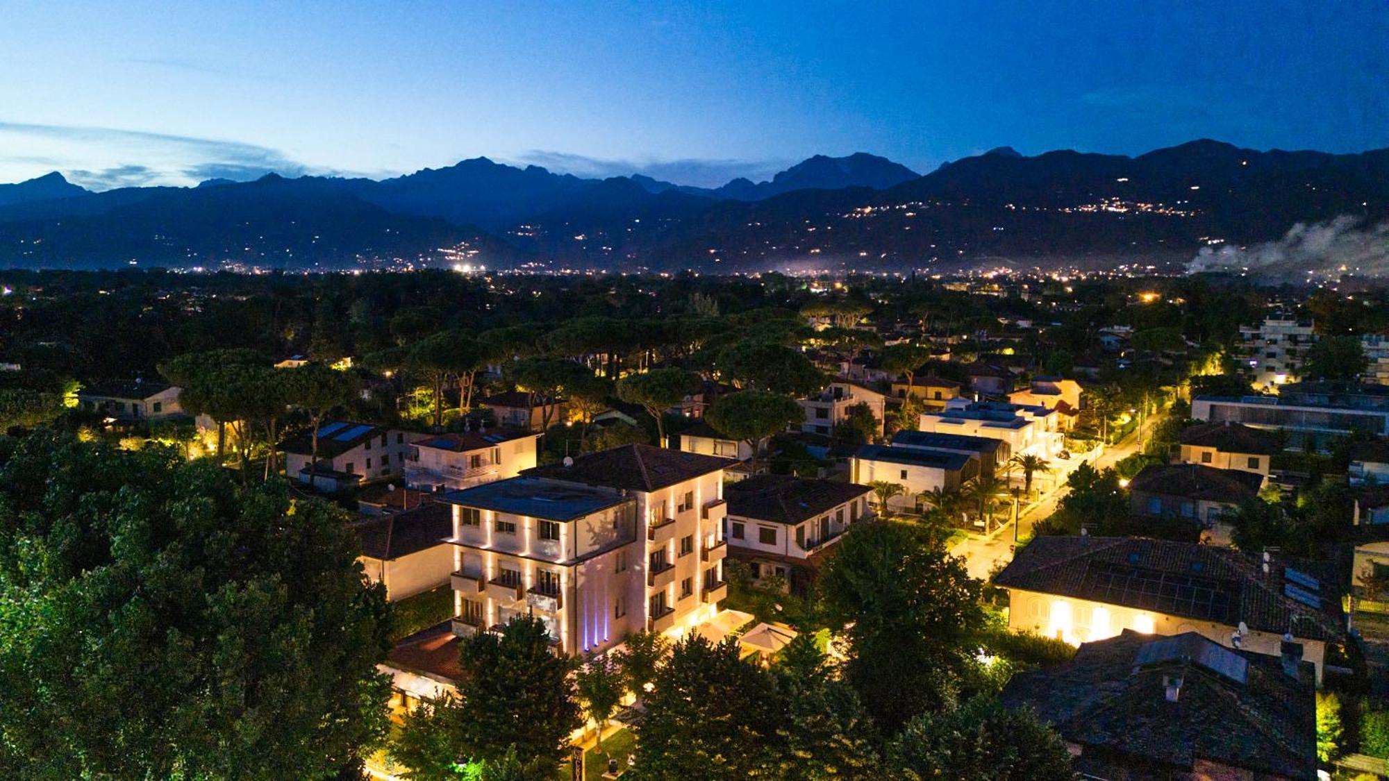 Hotel Crystal Marina di Pietrasanta Buitenkant foto