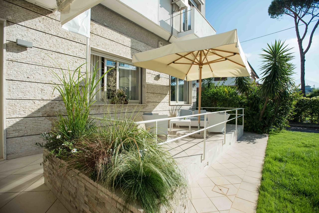 Hotel Crystal Marina di Pietrasanta Buitenkant foto