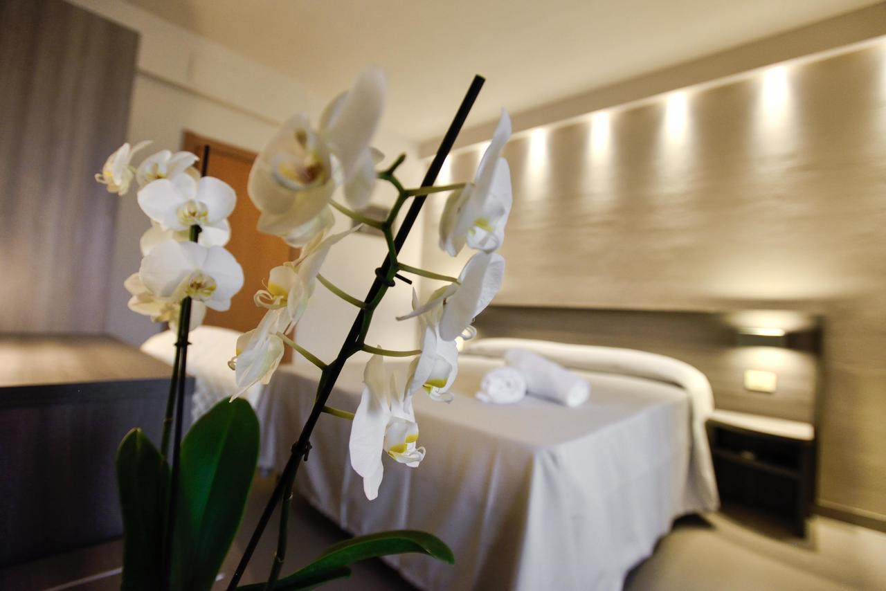 Hotel Crystal Marina di Pietrasanta Buitenkant foto