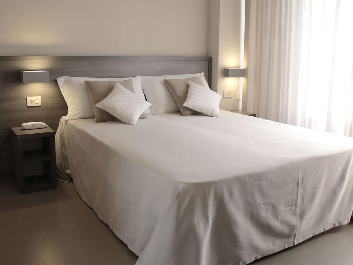 Hotel Crystal Marina di Pietrasanta Buitenkant foto
