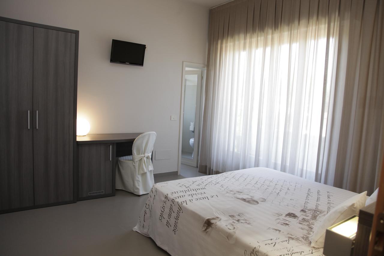 Hotel Crystal Marina di Pietrasanta Buitenkant foto