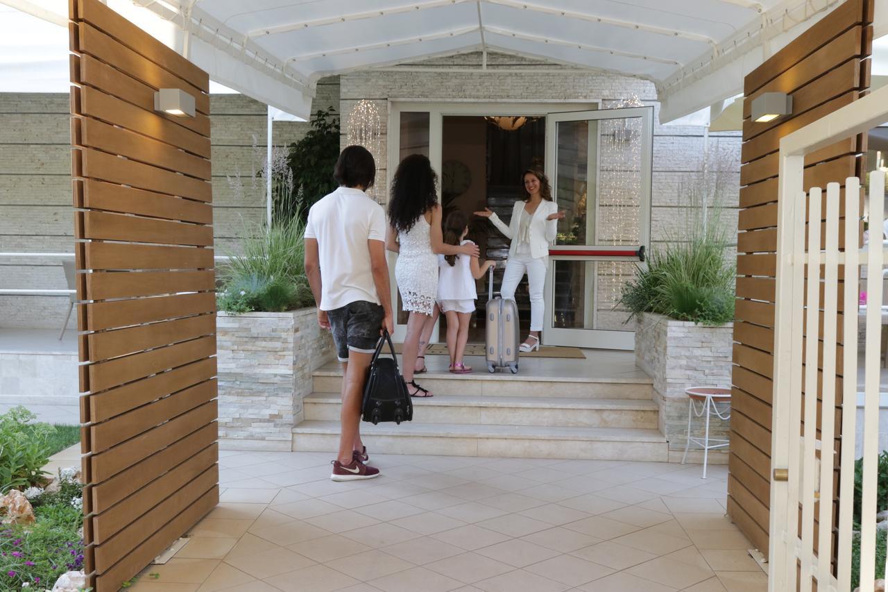 Hotel Crystal Marina di Pietrasanta Buitenkant foto